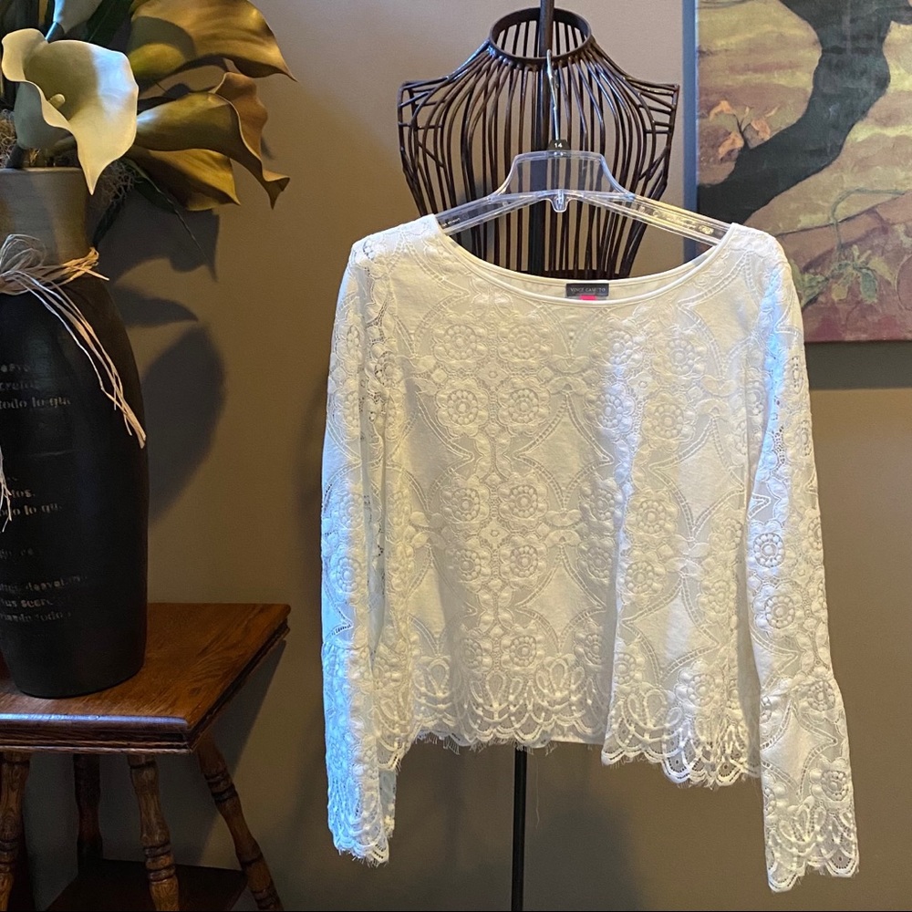 Vince Camuto Lace Bell Sleeve Blouse Lg 12-14 EUC - Picture 2 of 9